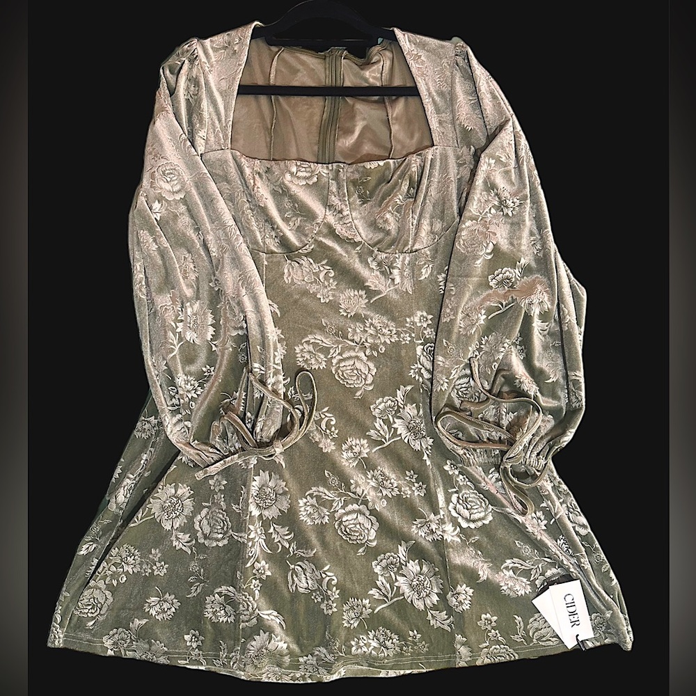 Cider Velvet Floral Long Sleeve Mini Dress Curve & Plus